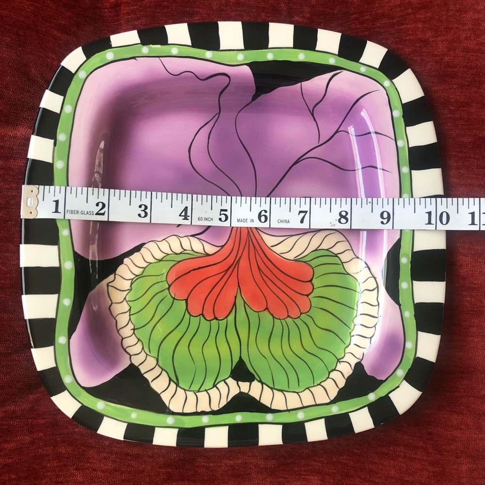 SWAK collectible hanging plate/dish by Lynda Corneille - Picture 4 of 6